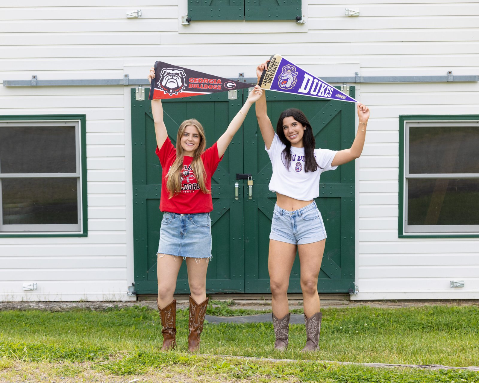 The Barn at Morven Park for Senior Portrait Sessions with Ashburn Photographer Jennifer Gonzalez